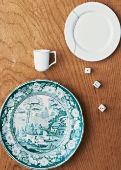 A beginner's guide to Kintsugi the japanese art of repairing pottery and glass