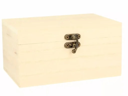 Baúl de madera con 53 corazones
