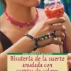 Bisutería de la suerte anudada con cuentas de colores