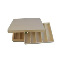 Caja con dos bandejas con compartimentos