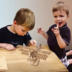 Maqueta de biplano Robotime