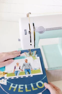 Máquina de coser Stitch Happy Mint We R Memory Keepers