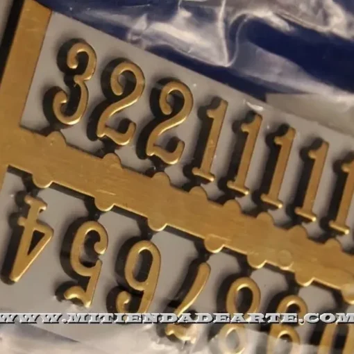 Números Árabes en resina de plástico adhesivos pintados en dorado