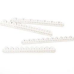 SUPER OFERTA **40%** Regla de Madera Con Corazones Troquelados Dayka 30cm