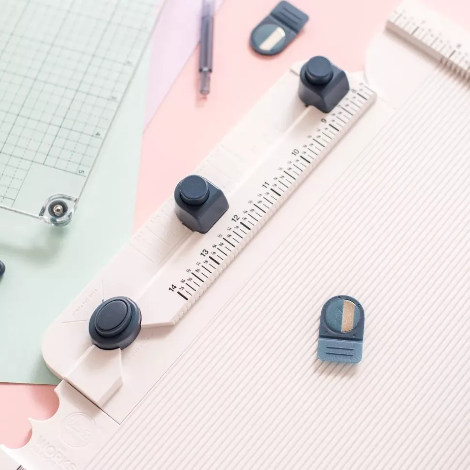 The Works All in One Tool + Maletín Shoulder Bag We R Memory Keepers